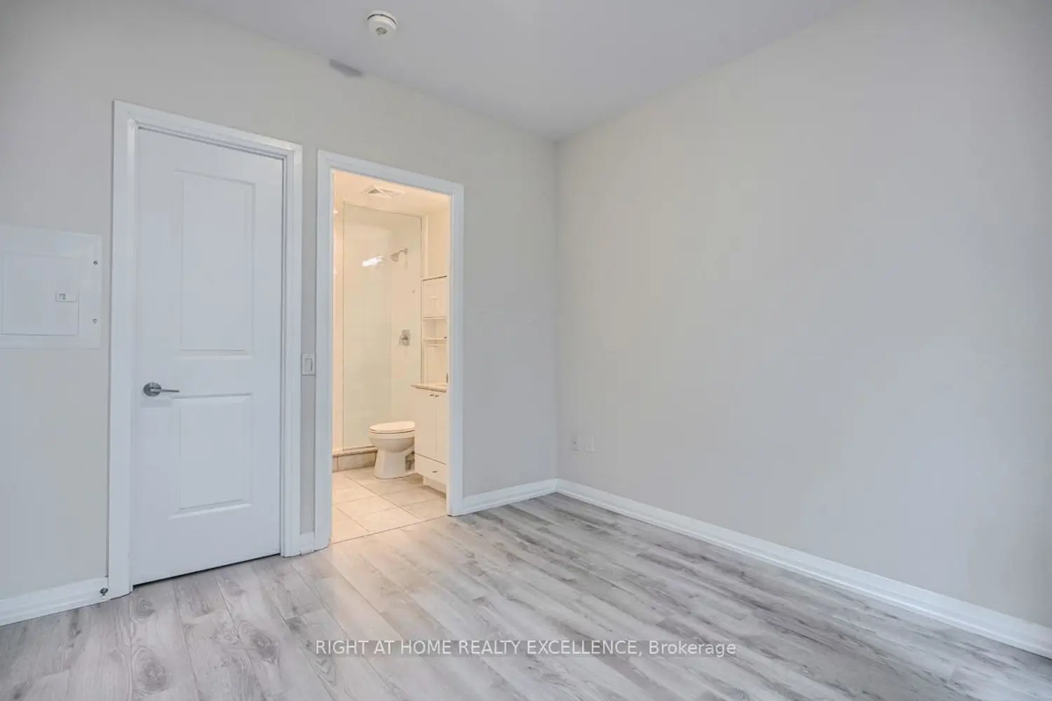 Additional image 8 of 65 Watergarden Drive 201