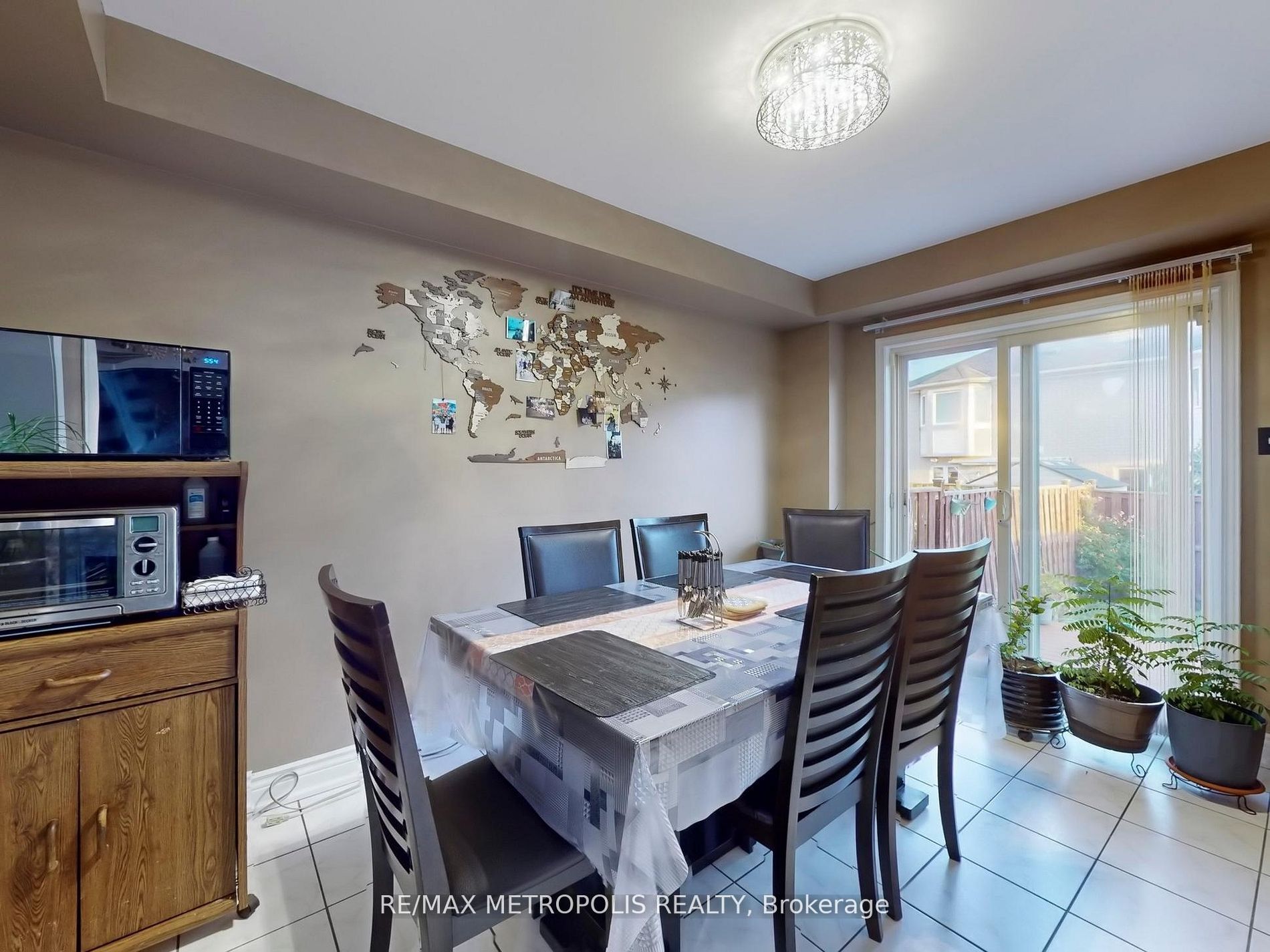 Additional image 6 of Main-922 Tambourine Terrace, Mississauga, ON, L5W 1S4