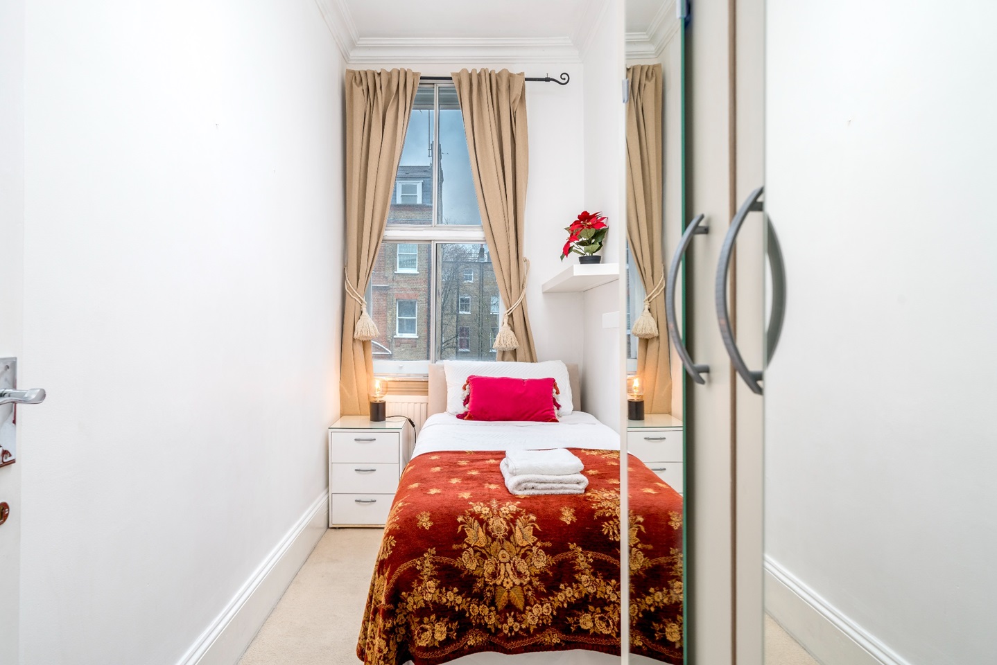 Additional image 7 of 2 Bed Flat, Warwick Road, SW5, N1 7GU