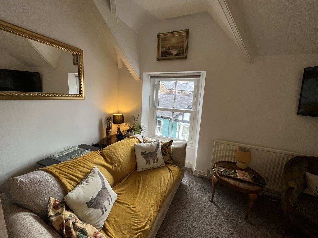 Additional image 6 of 2 bed flat for salePenrhiw 15 Carmarthen Street, Llandeilo, Carmarthenshire. SA19