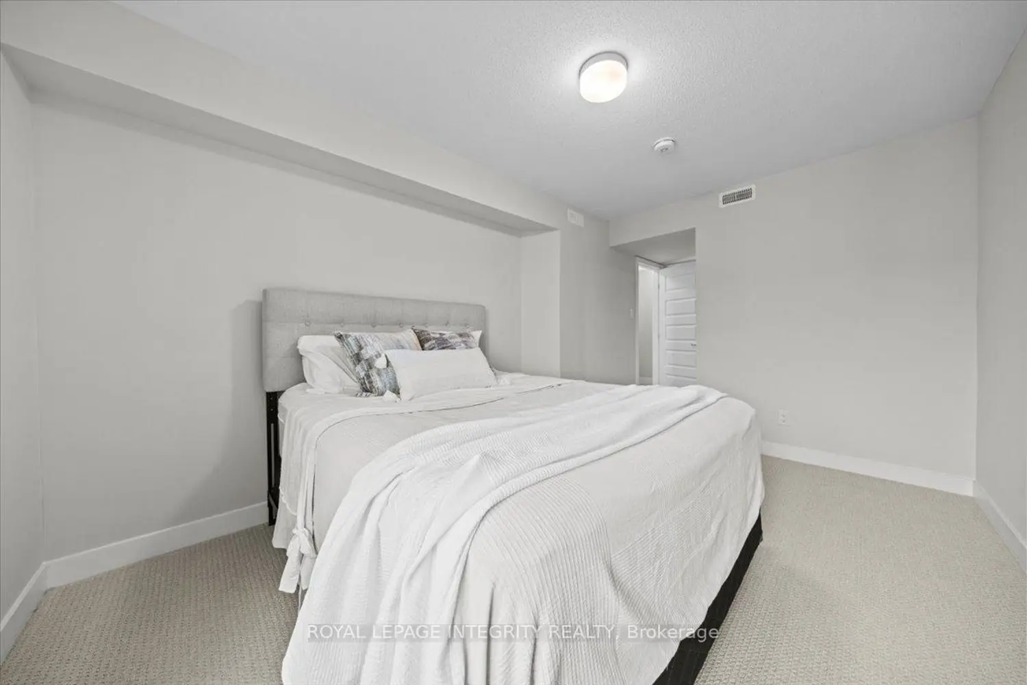 Additional image 4 of 705 Chromite Private