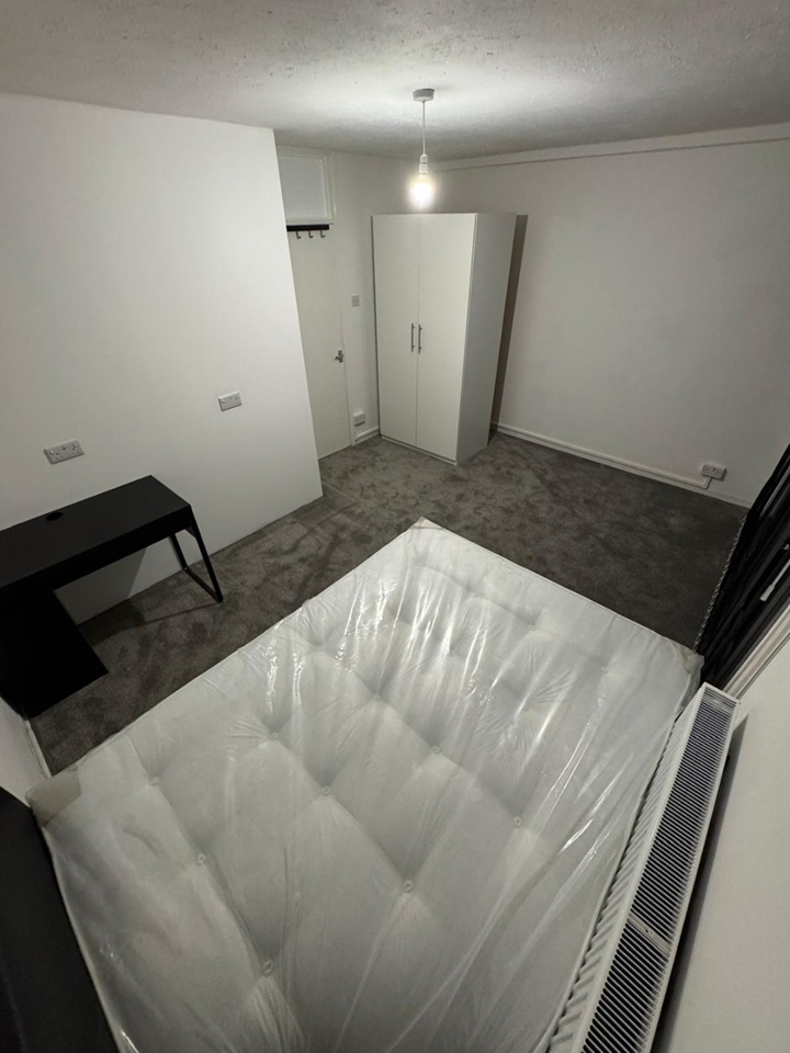 Additional image 12 of 4 Bed Flat, Ramsfort House, SE16, N1 7GU