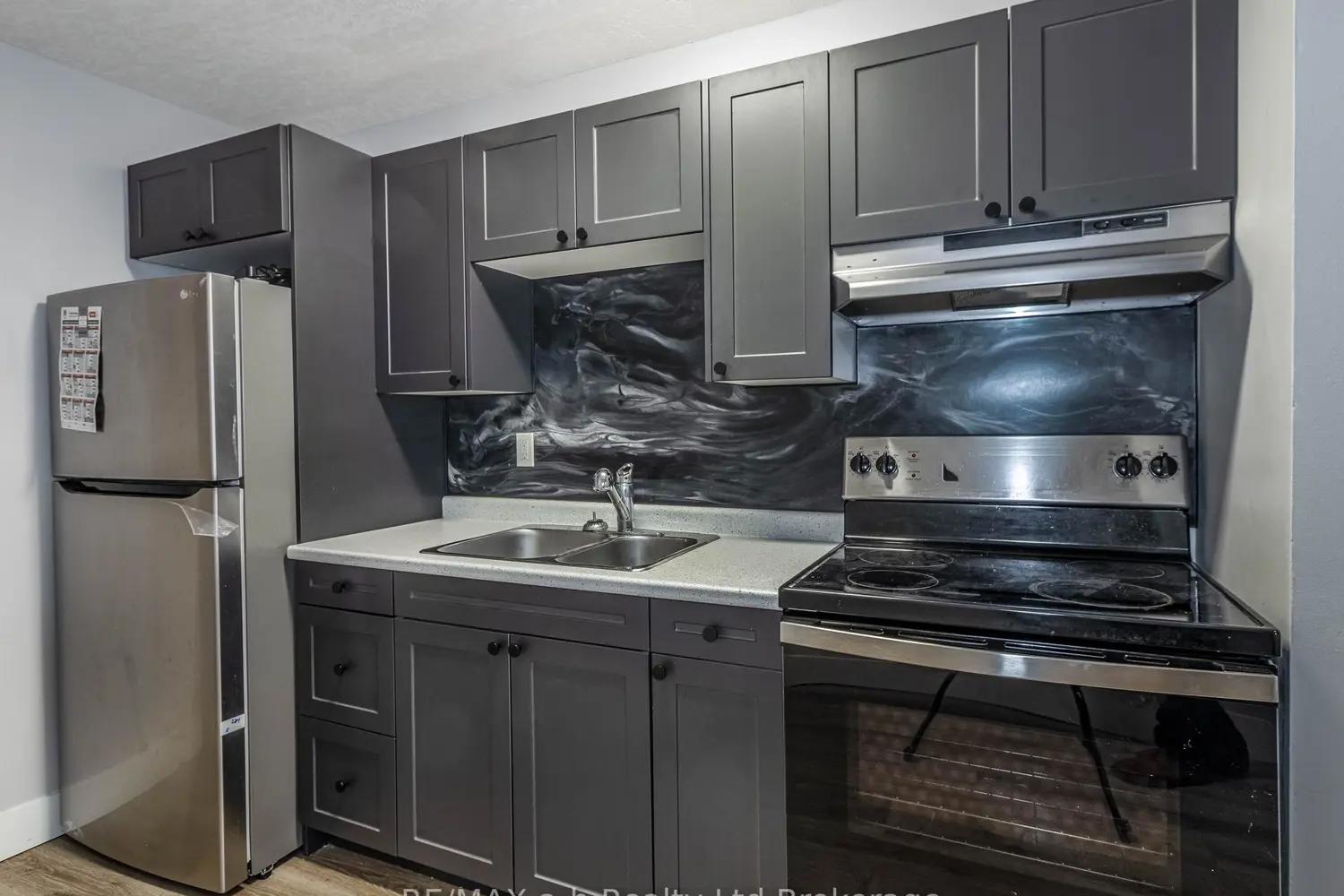 Additional image 12 of 14 Victor Street