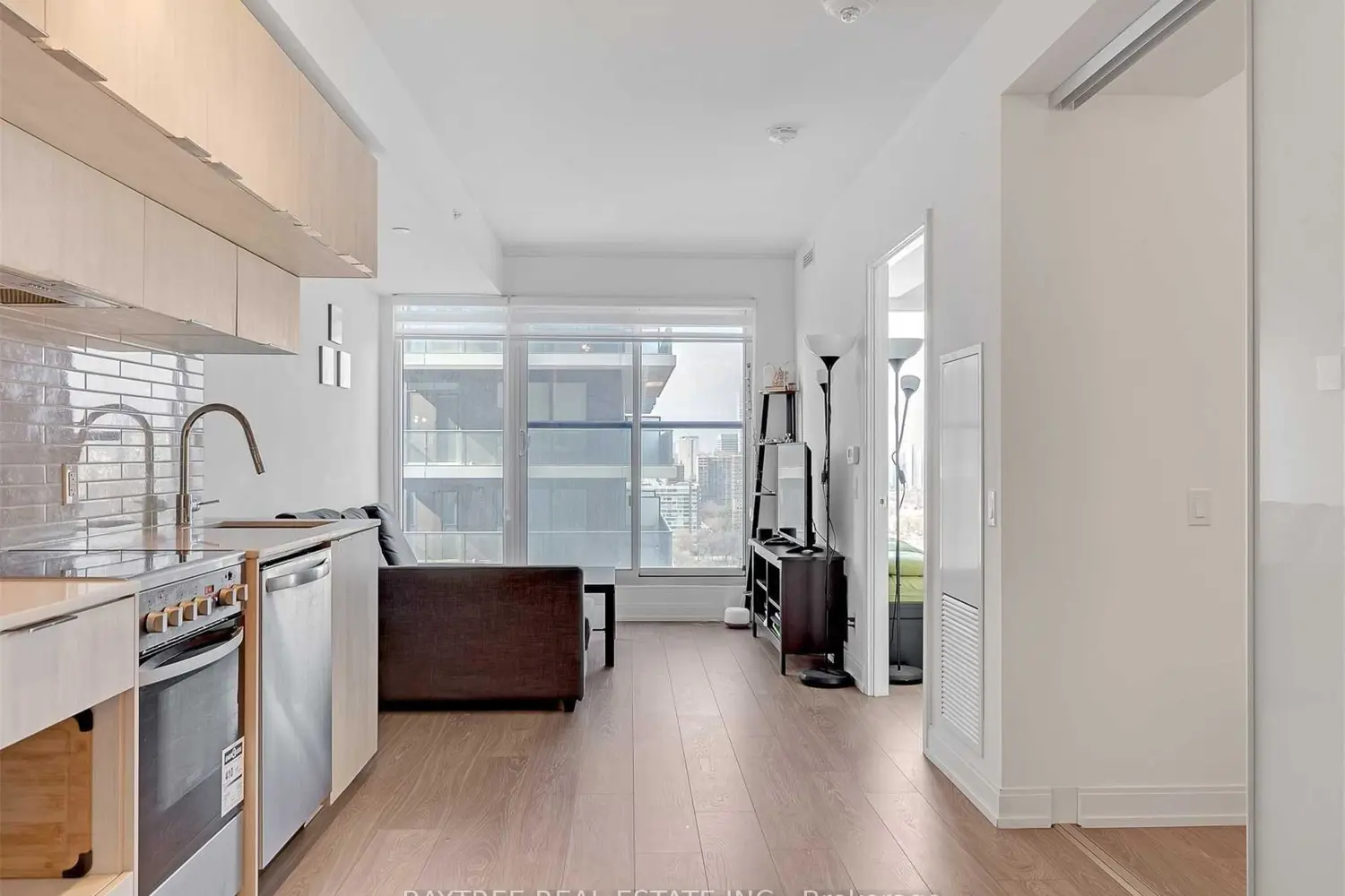 181 Dundas Street 4802