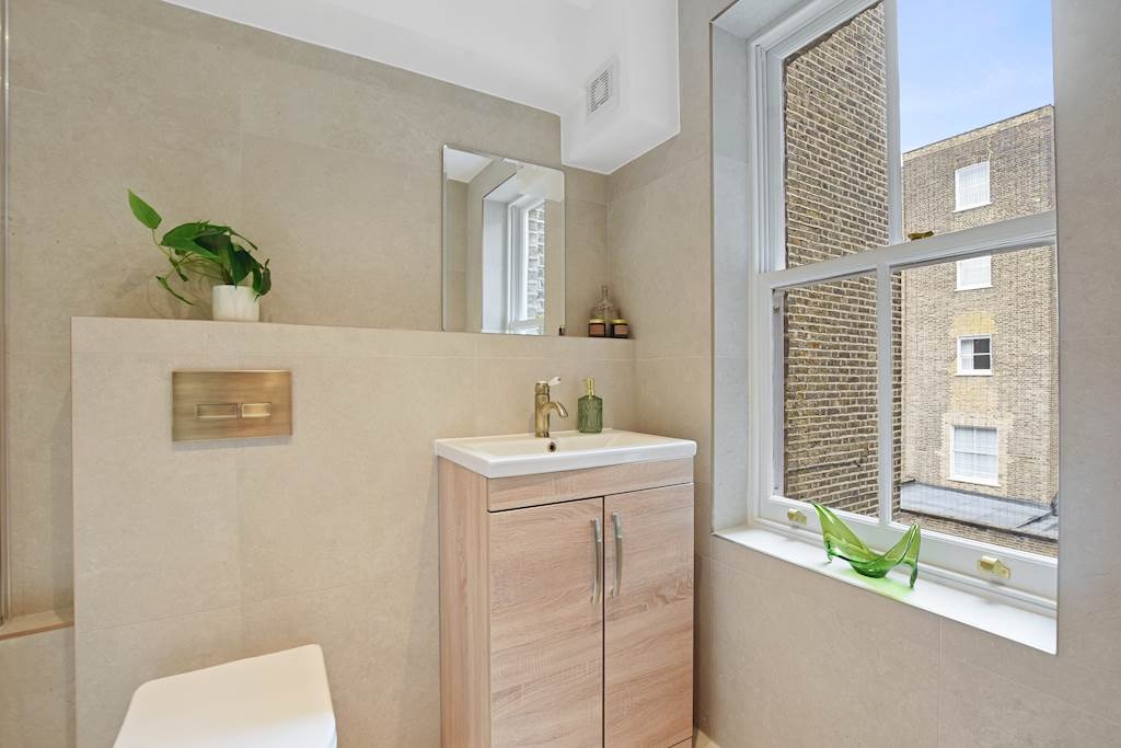 Additional image 3 of 2 Bed Flat, Vicarage Gate, W8, N1 7GU