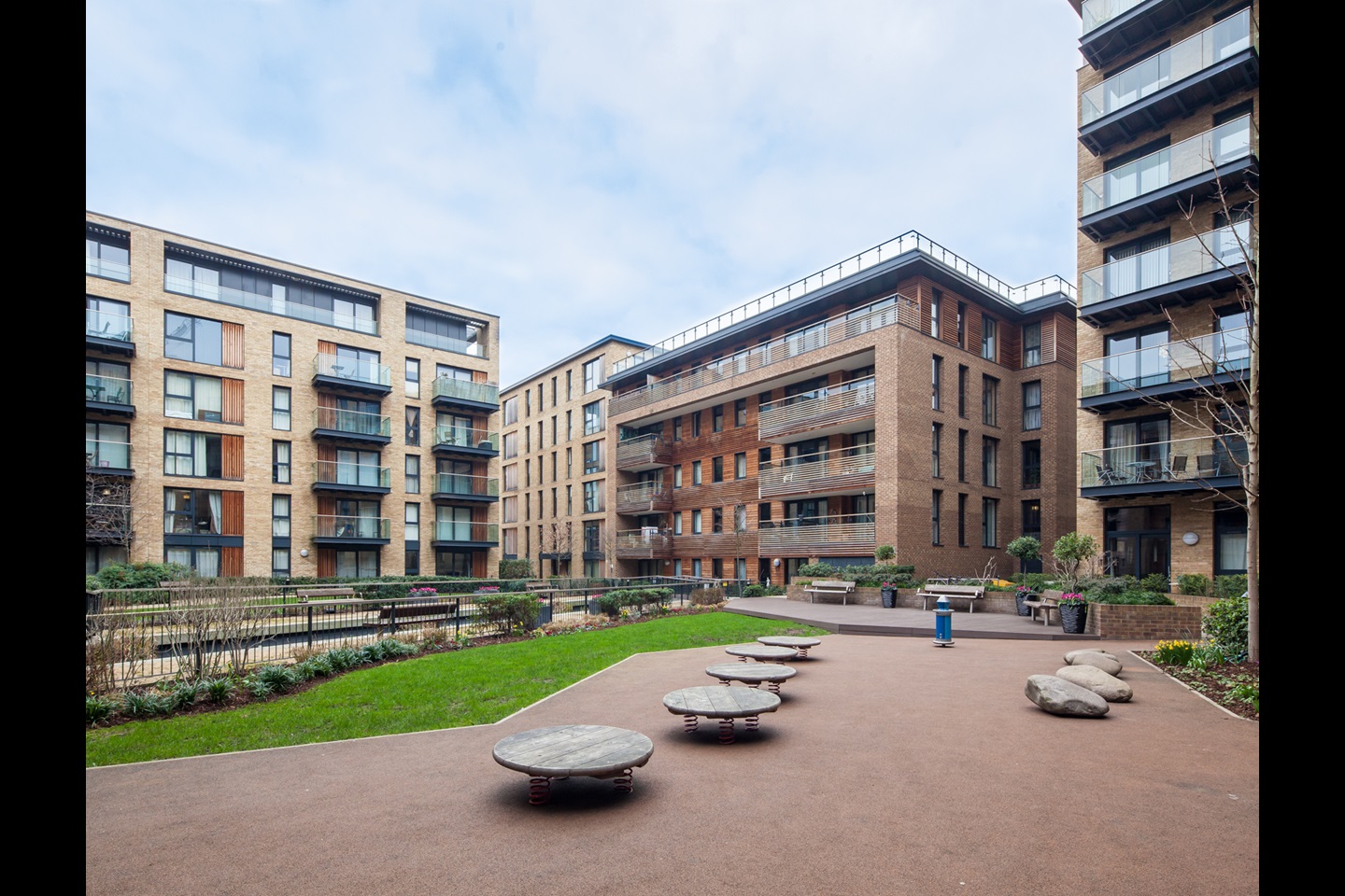 Additional image 10 of 2 Bed Flat, Maple Quays, SE16, N1 7GU