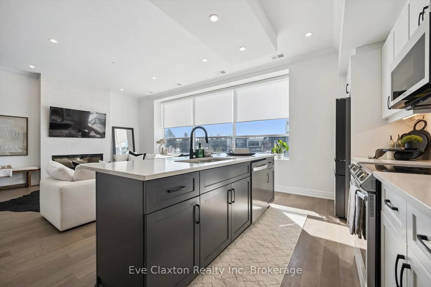 Additional image 10 of 1880 Gordon Street 204