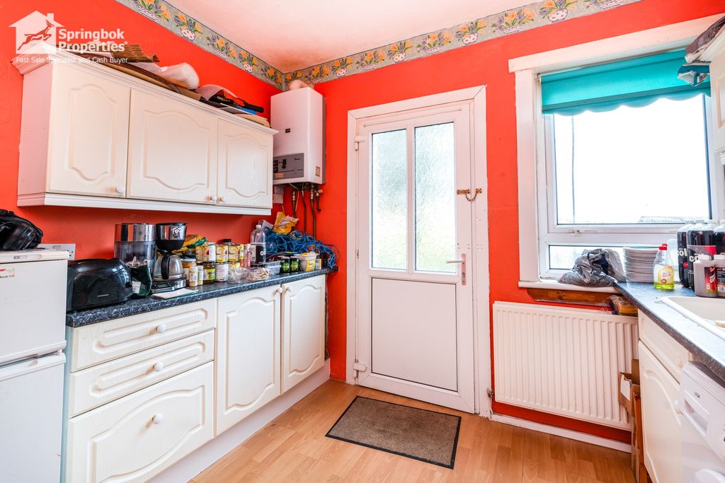 Additional image 7 of 2 bed flat for saleBroom Crescent, Ochiltree, Cumnock, Ayrshire KA18