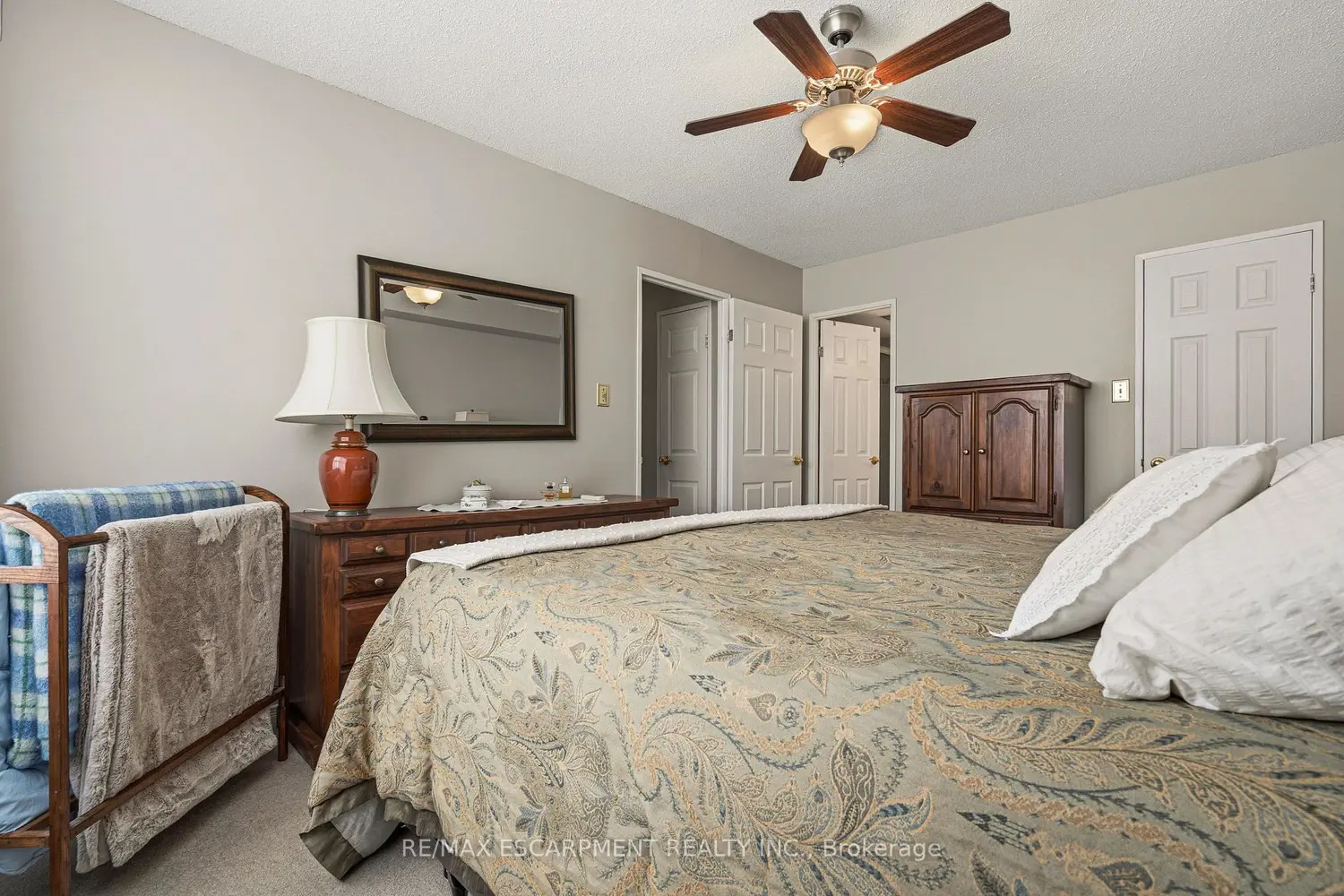 Additional image 10 of 2055 Upper Middle Road 407