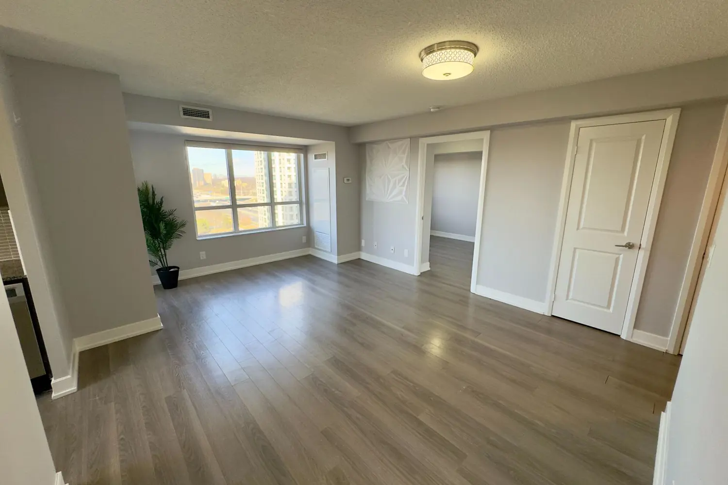 6 Eva Road 1510