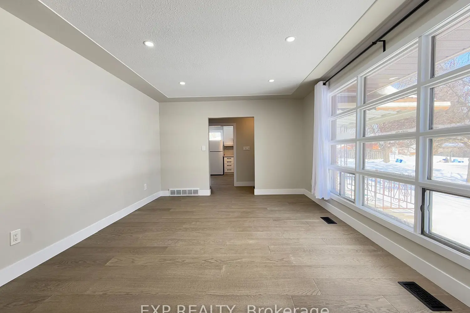 377 Vesta Place photo 3