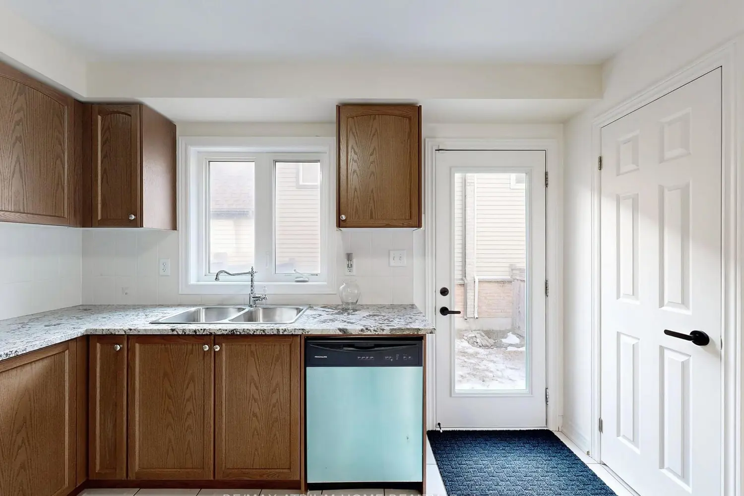 Additional image 5 of 17 Kawneer Terrace