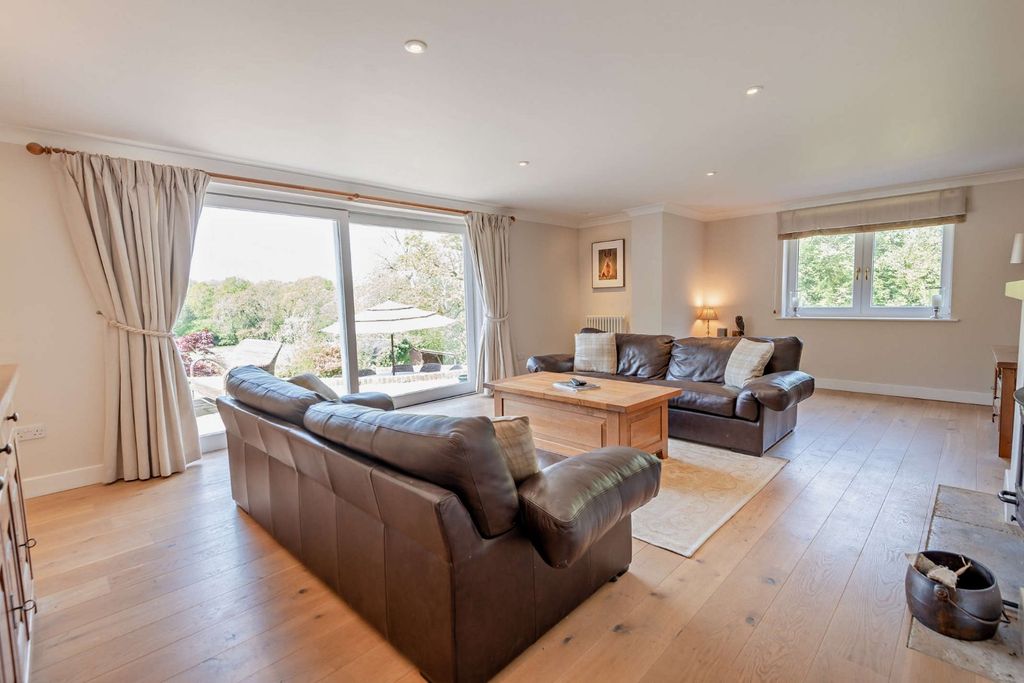 Additional image 3 of 6 bed detached house for saleHorris Hill, Newtown Road, Newbury, Berkshire RG20