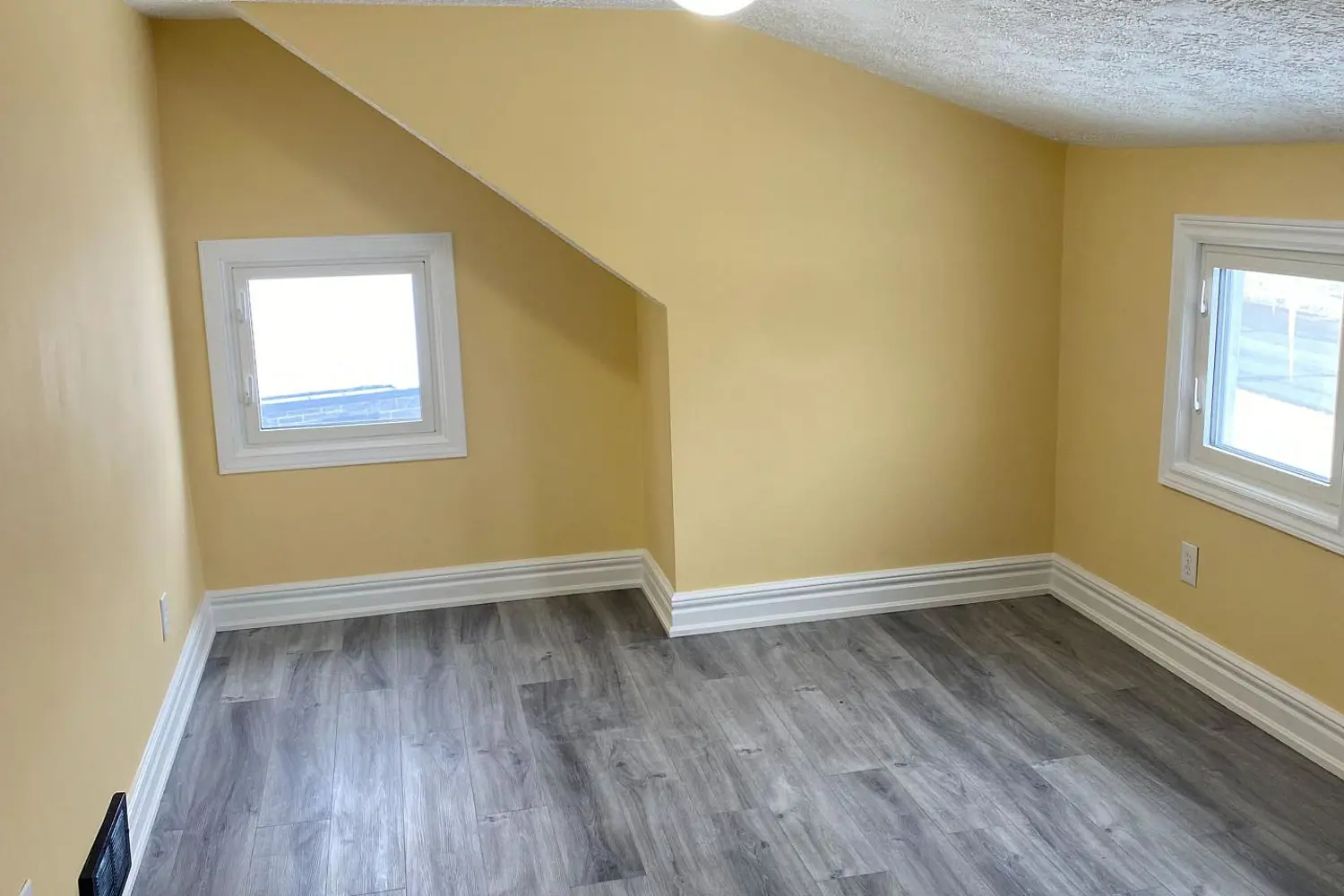 Additional image 14 of 582 Garafraxa Street