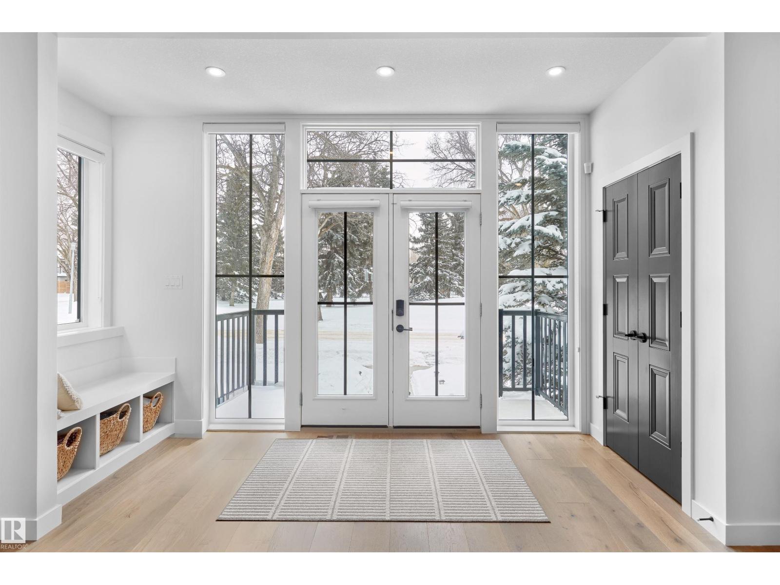 10992 128 Street NW, Edmonton, AB, T5M0W4