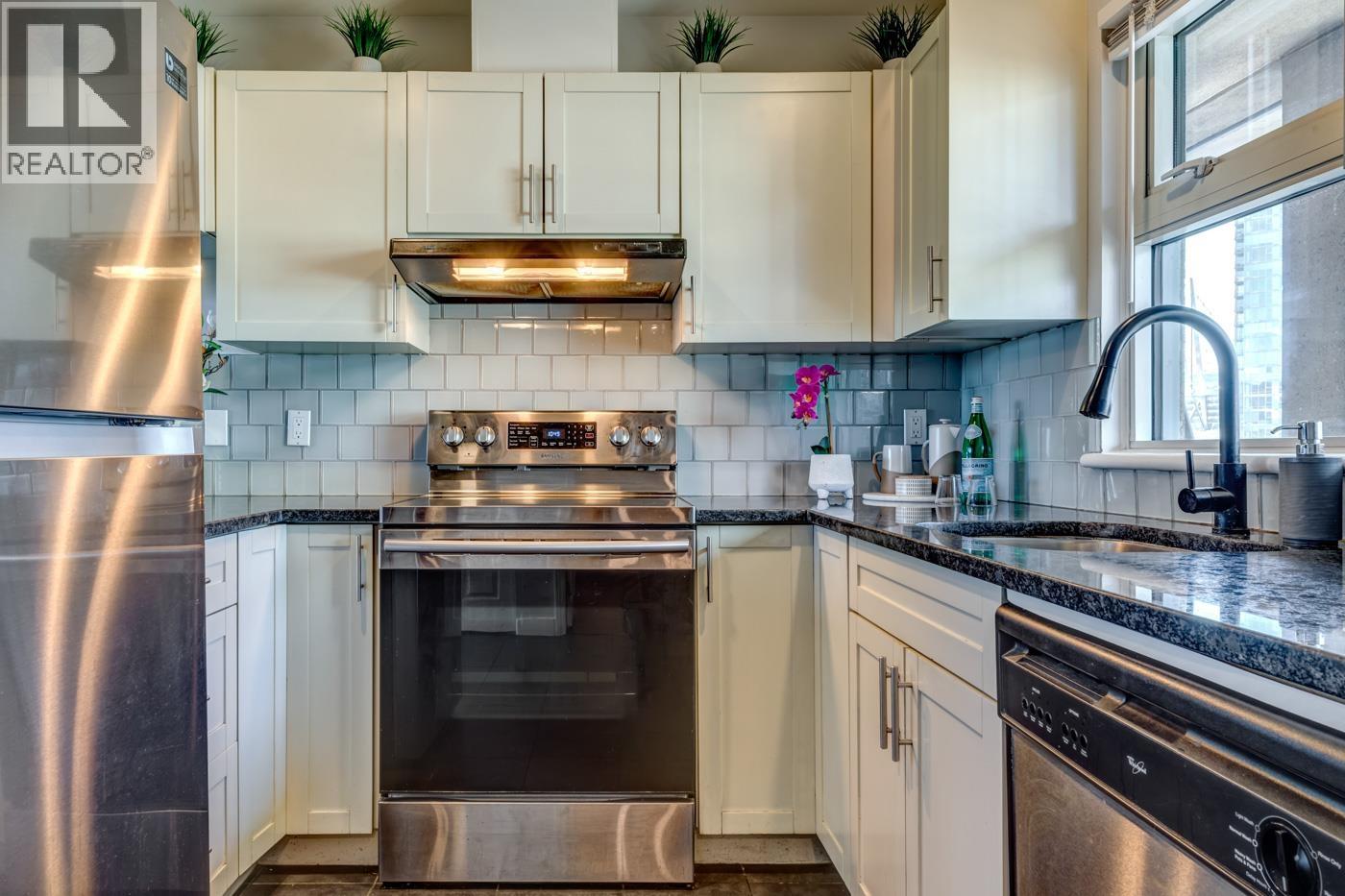 809 555 ABBOTT STREET