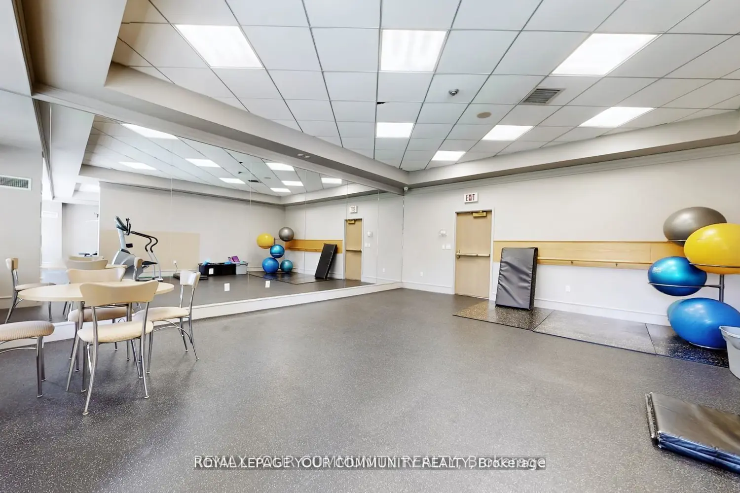 Additional image 17 of 909 Bay Street 1609