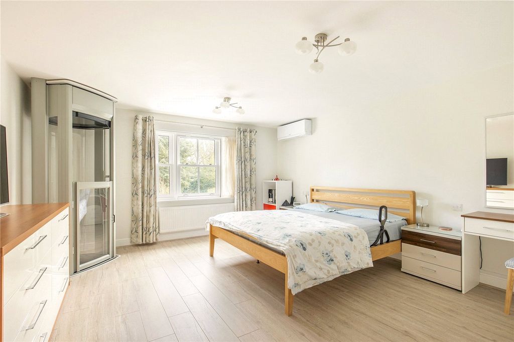 Additional image 10 of 6 bed detached house for saleKings Mill Lane, Great Shelford, Cambridge CB22