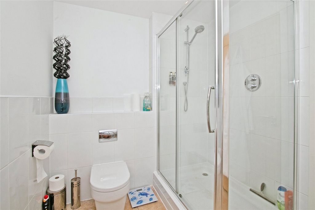 Additional image 10 of 3 bed flat for salePentire Avenue, Pentire, Newquay, Cornwall TR7