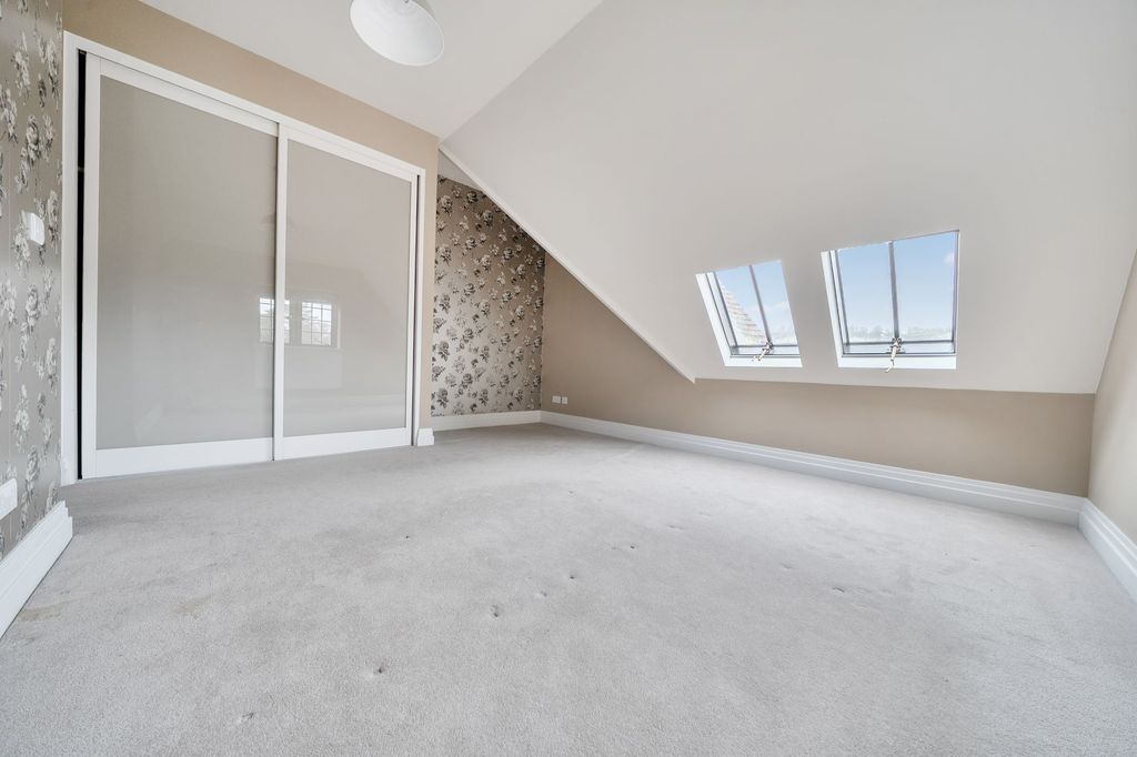Additional image 7 of 2 bed flat for saleKings Drive, Midhurst GU29