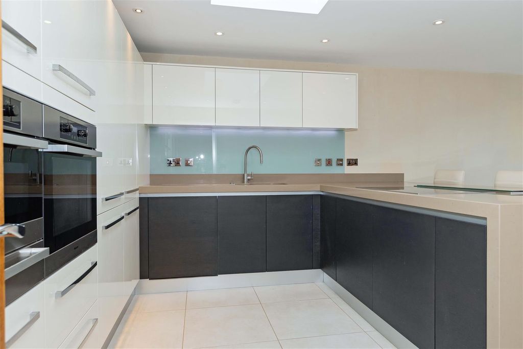 Additional image 2 of 3 bed flat for saleMarine Parade, Worthing BN11