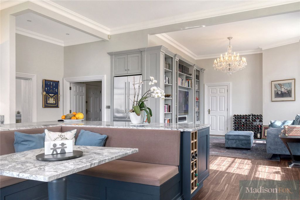 Additional image 16 of 4 bed flat for saleClaybury Hall, Regents Drive, Woodford Green IG8