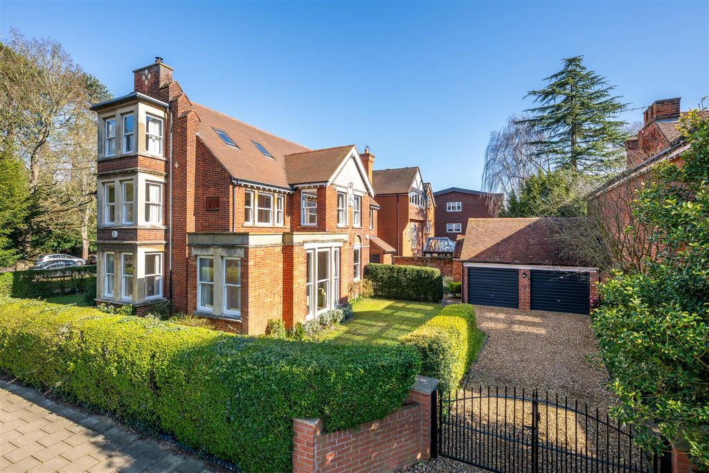 7 bed detached house for salePark Avenue, Bedford MK40