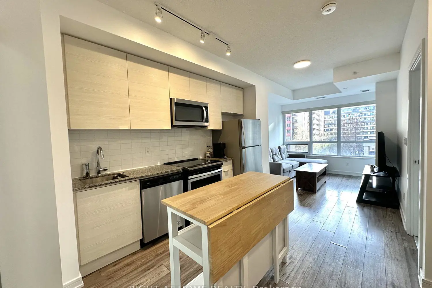 Additional image 6 of 621 Sheppard Avenue 321