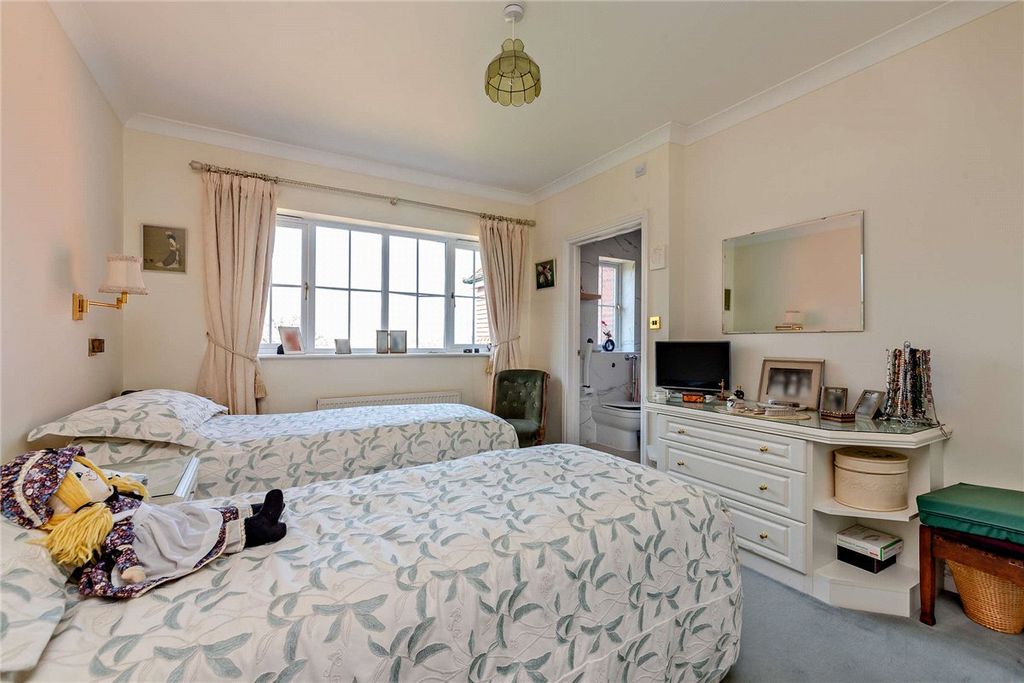 Additional image 16 of 3 bed flat for saleWoodridge, Newbury, Berkshire RG14