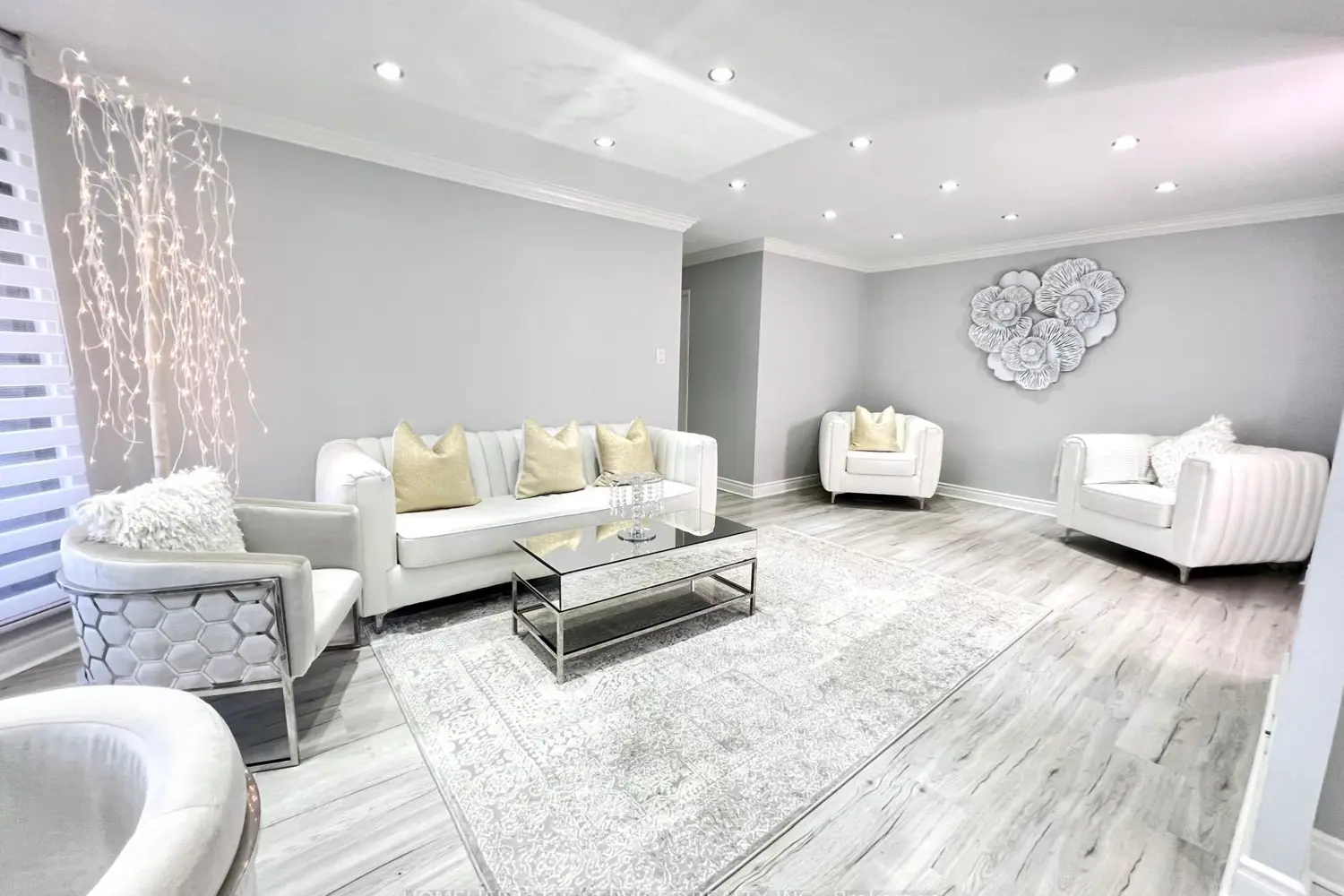75 Graydon Hall Drive 1608