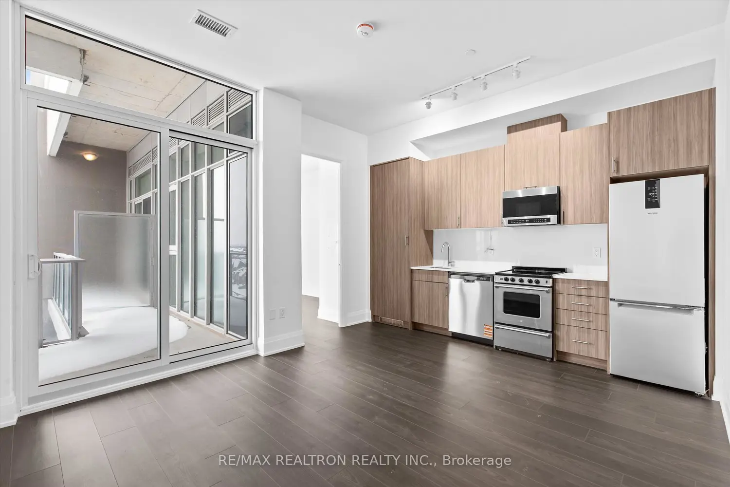 Additional image 4 of 412 Silver Maple Road Ph120