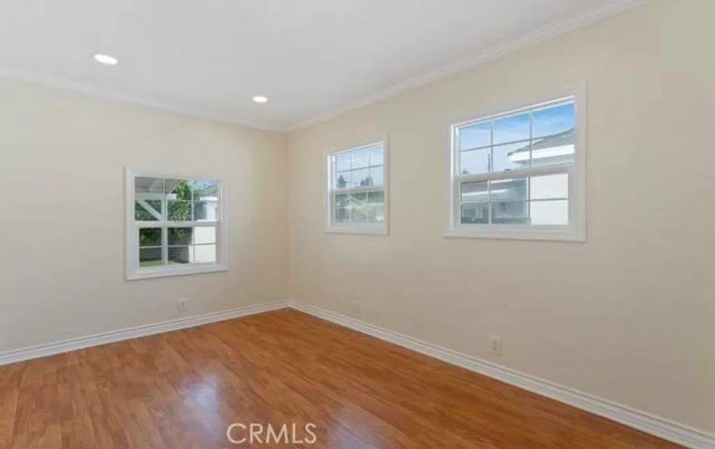 Additional image 14 of 911 N Pass Ave, Burbank, CA 91505