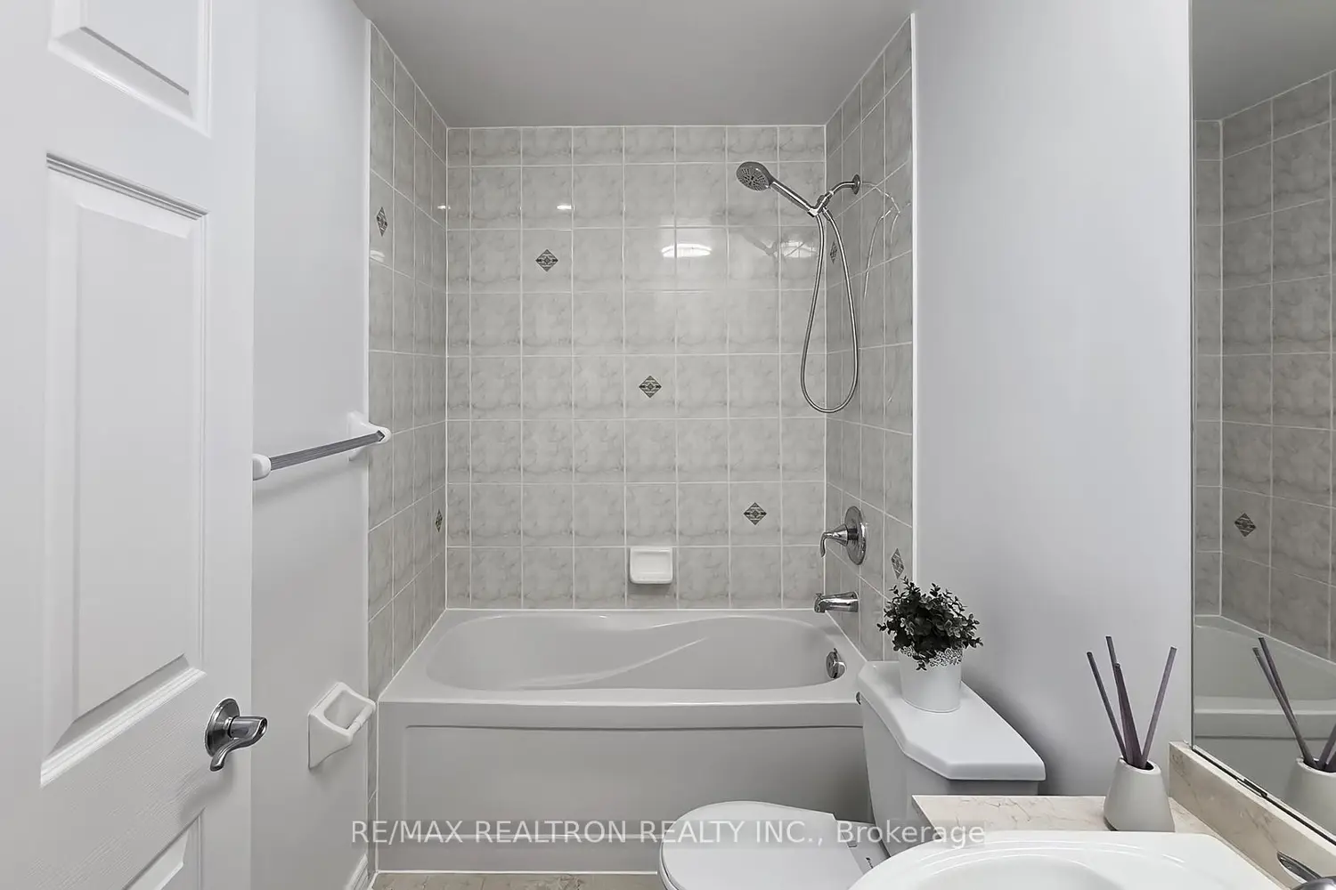 Additional image 12 of 18 Holmes Avenue 2115