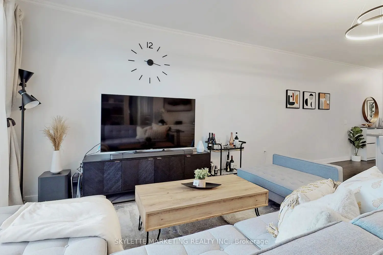 Additional image 17 of 75 Oneida Crescent 410