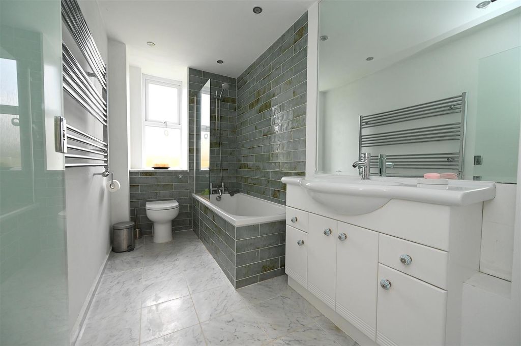 Additional image 20 of 3 bed flat for saleThe Regents, Norfolk Road, Edgbaston, Birmingham B15