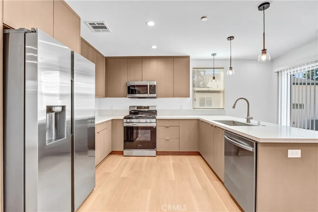 Additional image 31 of 18221 Chatsworth St Unit A, Northridge, CA 91326