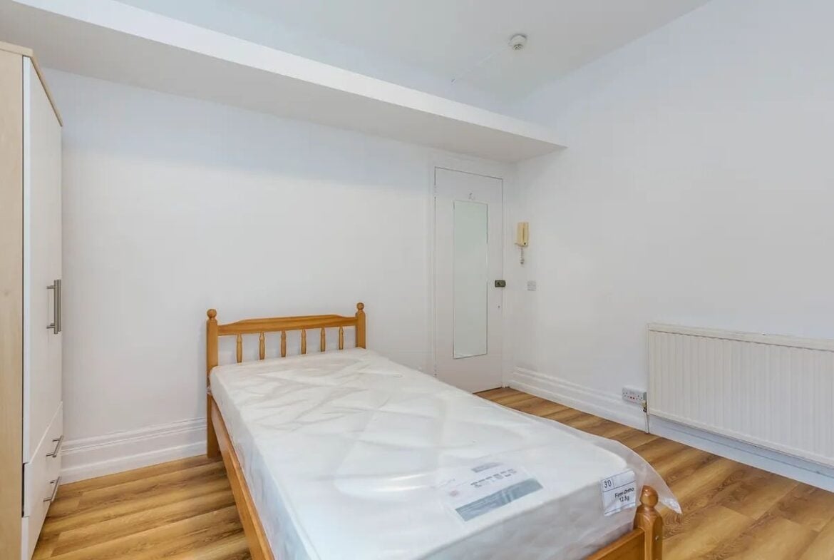 Additional image 3 of Studio Flat, Glenloch Road, NW3, N1 7GU