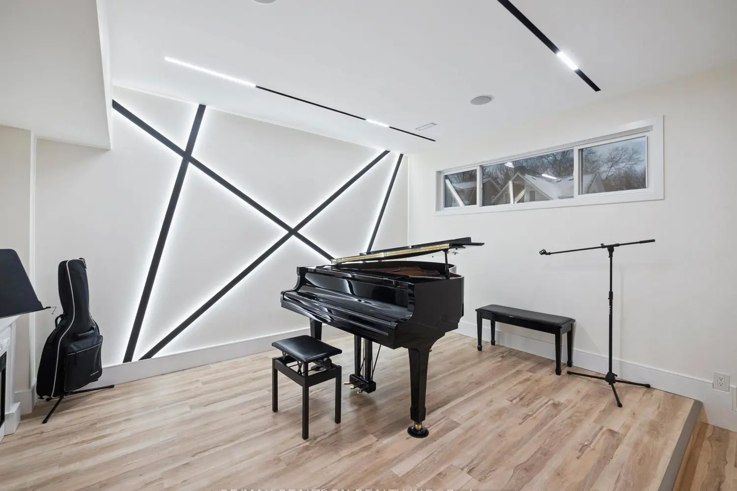 Additional image 15 of 582 Gorham Street