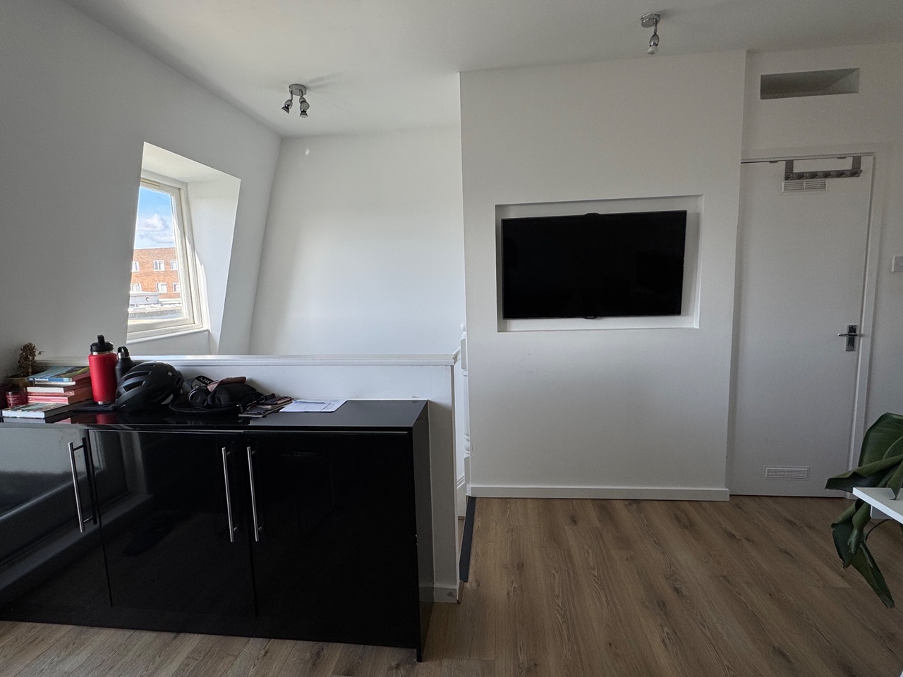 Additional image 10 of 1 Bed Penthouse, Seagrave Road, SW6, N1 7GU