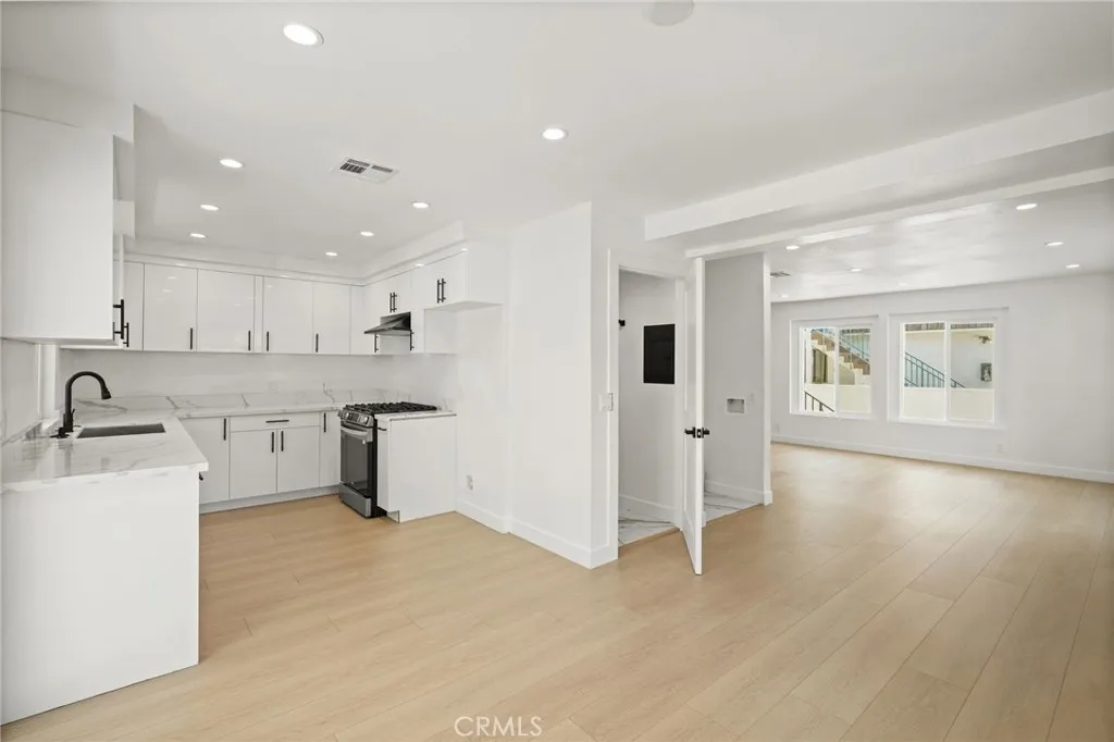 Additional image 40 of 7010 Lennox Avenue Unit A, Van Nuys, CA 91405