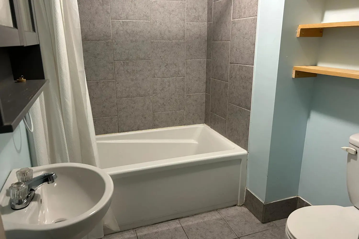 Additional image 5 of 190 Ecclestone Drive