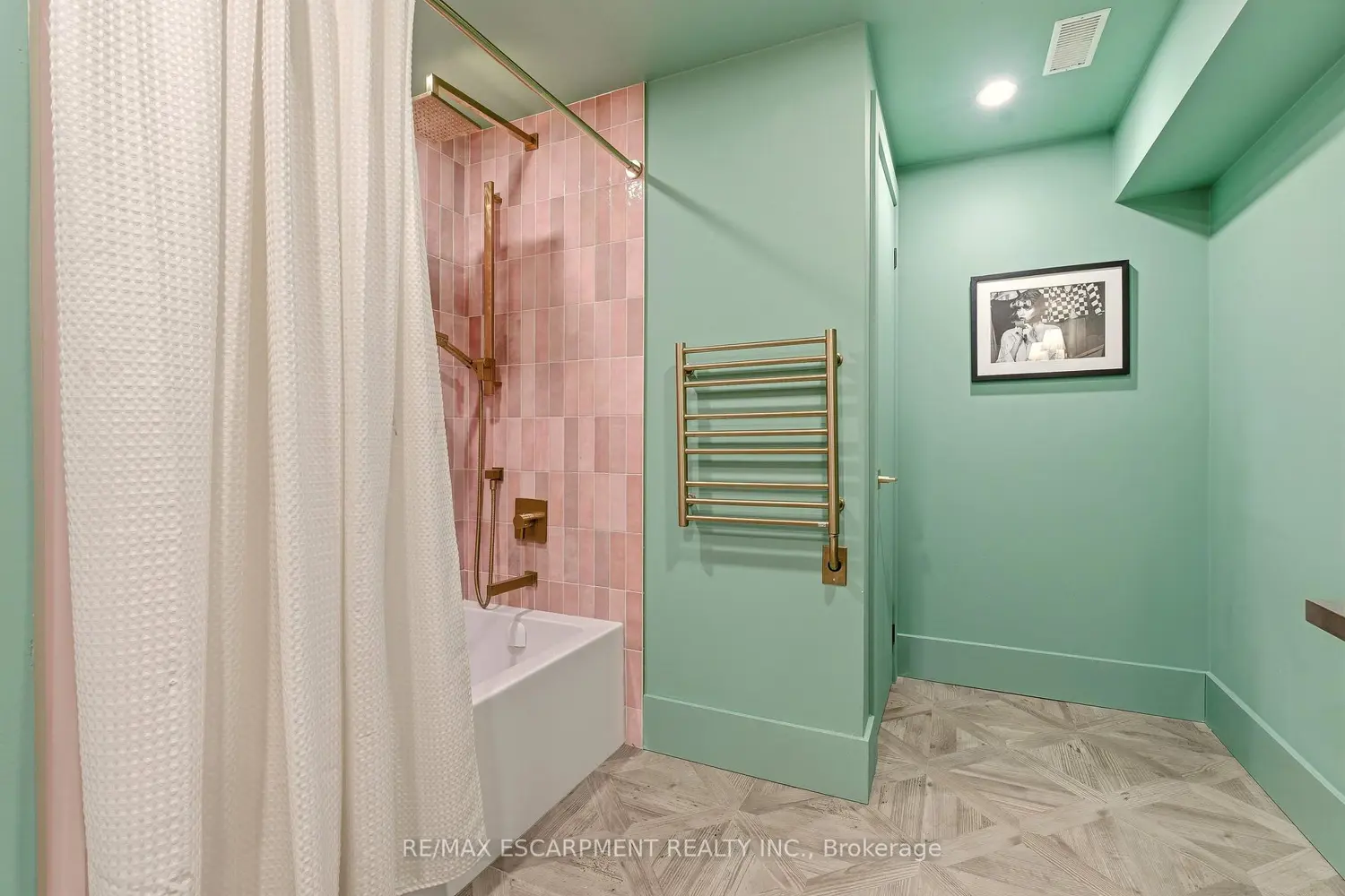 Additional image 14 of 2510 Britannia Road