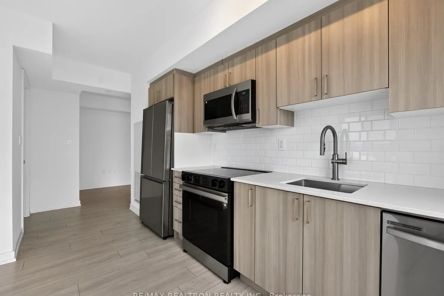 Additional image 9 of 556 Marlee Avenue 407