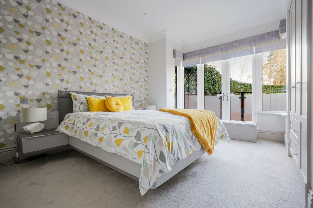 Additional image 10 of 3 bed flat for saleBirchcroft, Ascot SL5