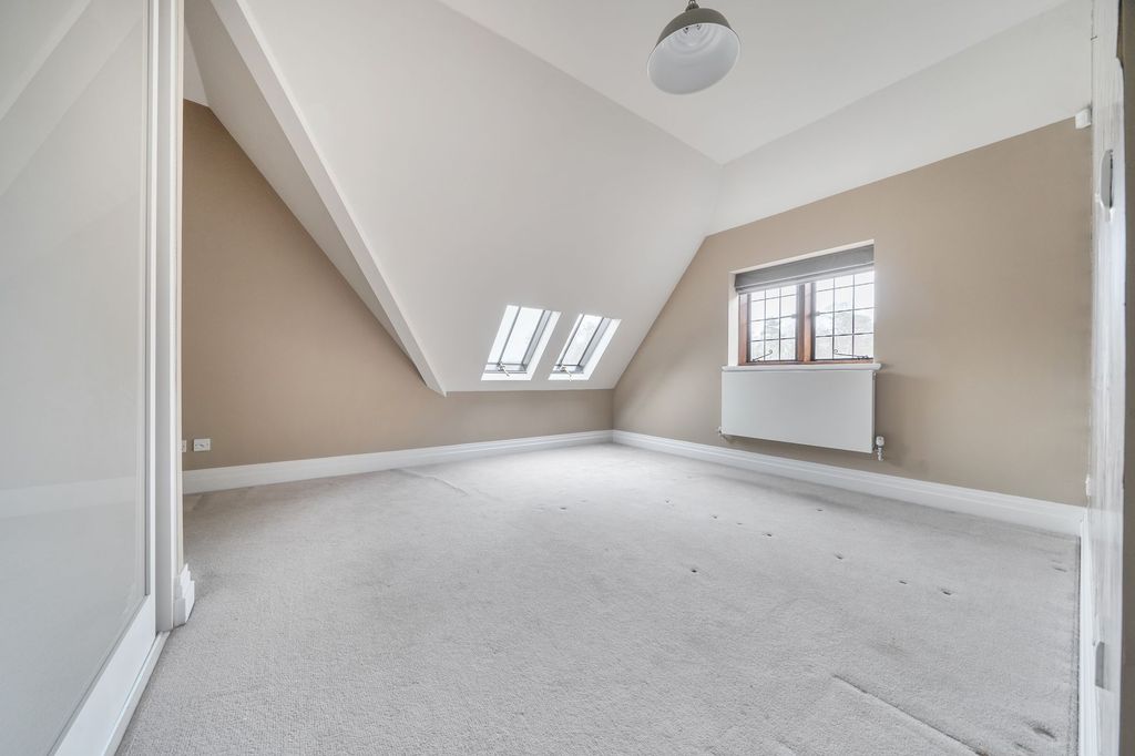 Additional image 5 of 2 bed flat for saleKings Drive, Midhurst GU29