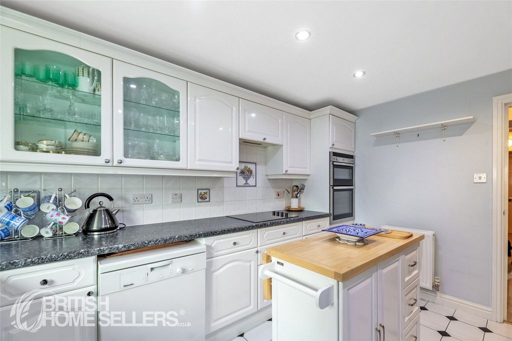 Additional image 11 of 2 bed flat for saleDeganwy Road, Deganwy, Conwy LL31