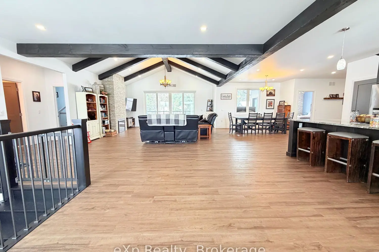 133 Helena Street photo 4