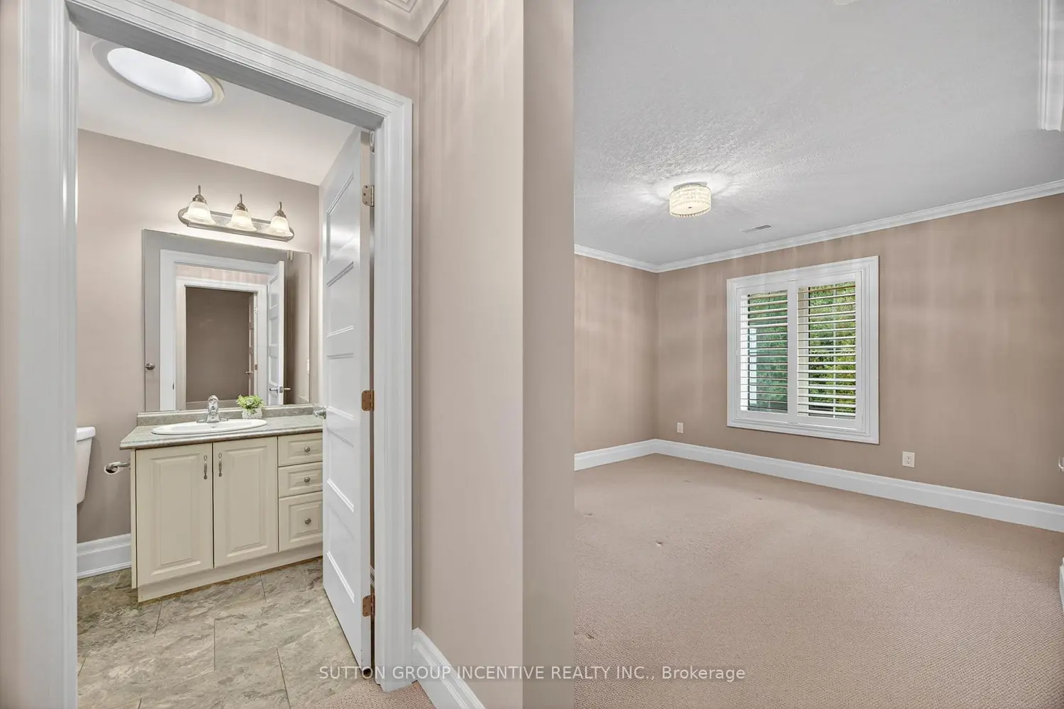53 Clover Crescent photo 5