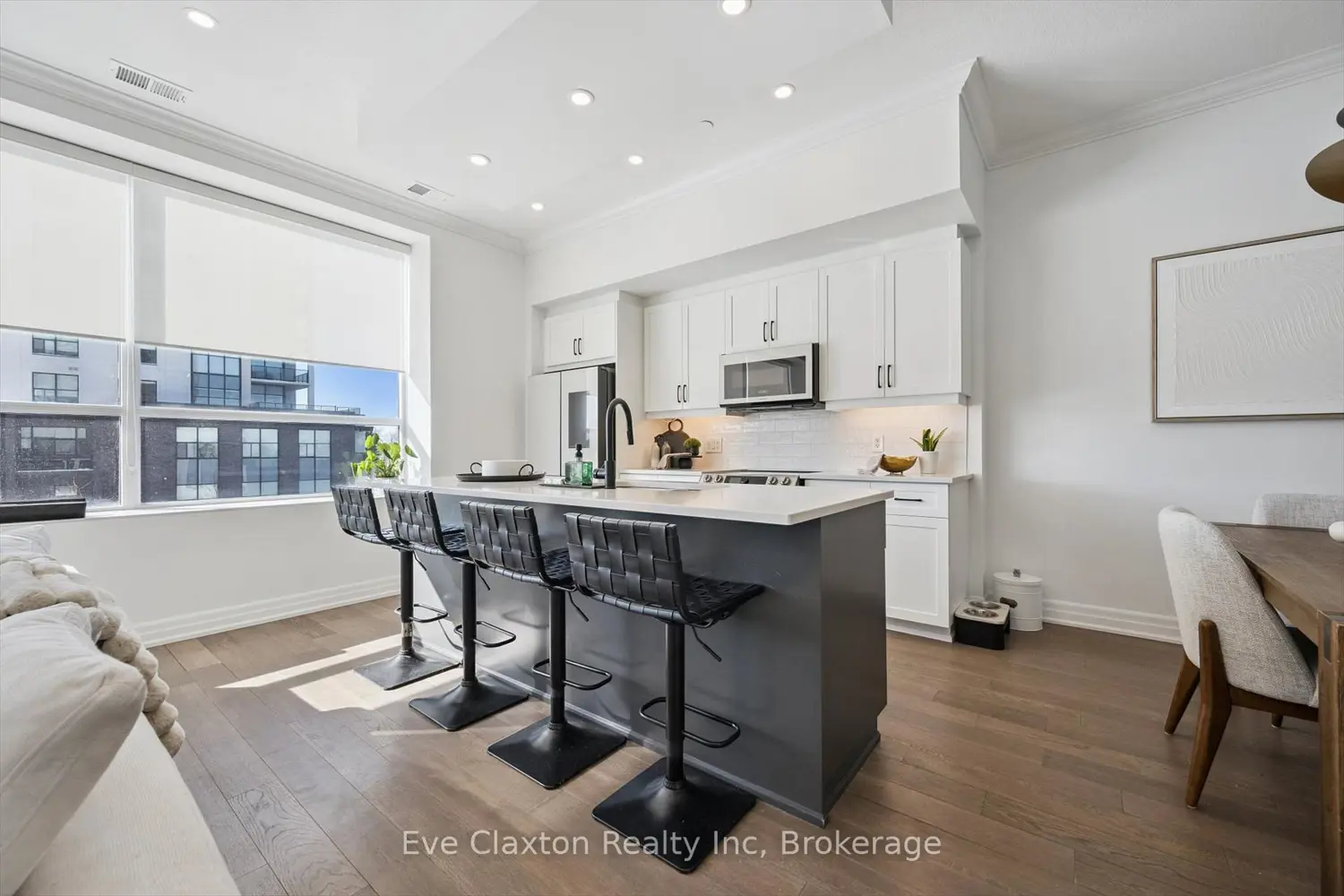 Additional image 9 of 1880 Gordon Street 204