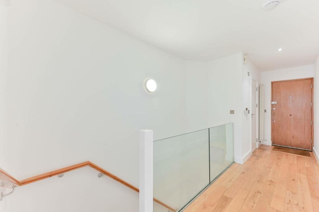 Additional image 5 of 2 Bed Semi-Detached House, Gerards Place, SW4, N1 7GU